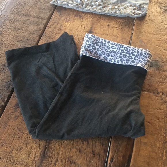 Victoria's Secret Pants - Victoria’s Secret leopard fold over yoga capris